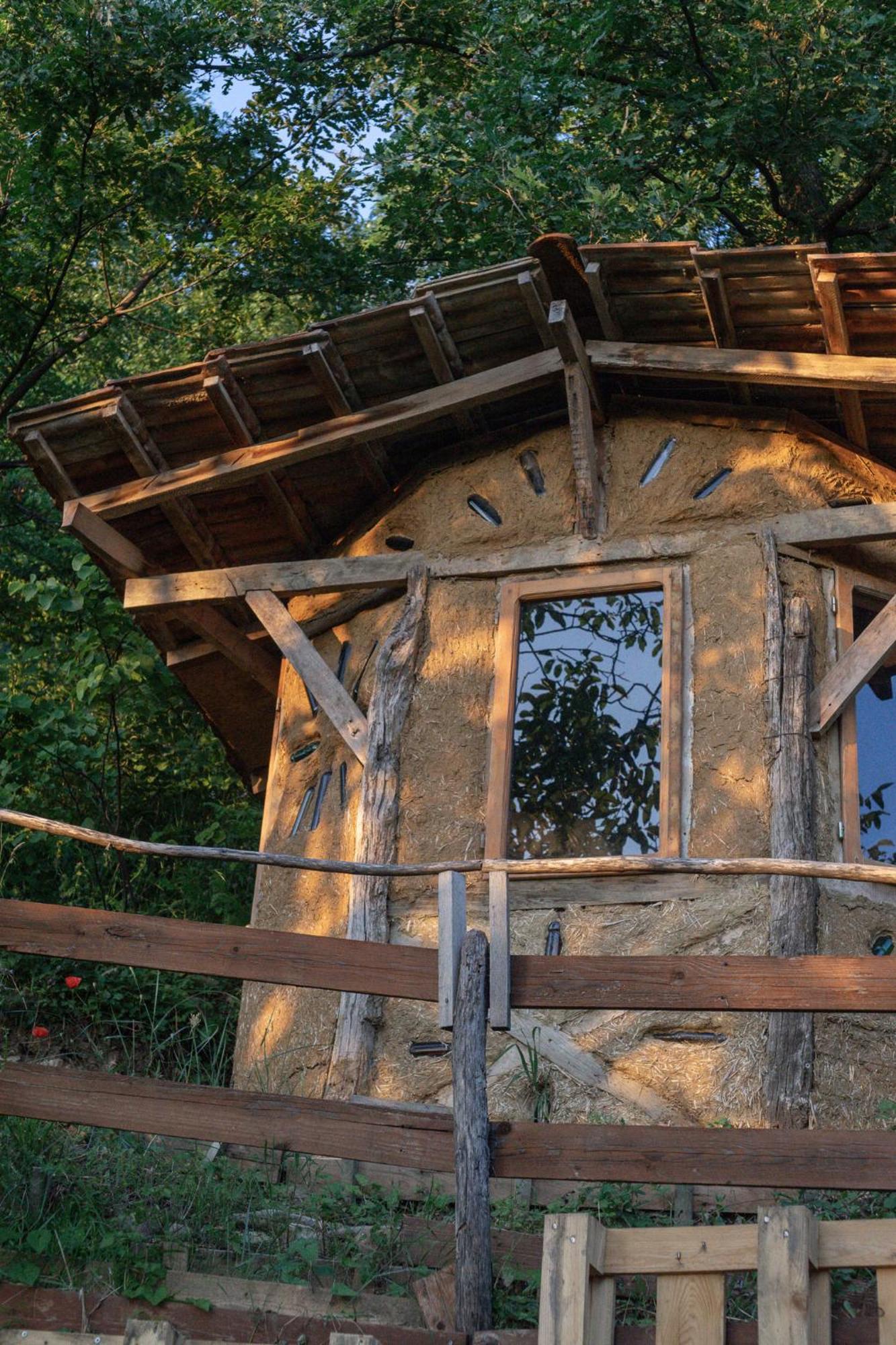 The House In The Village Pellumbas Екстер'єр фото